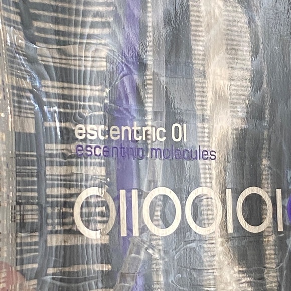 EMPTY BOTTLE of Escentric Molecules 01 Eau de Toilette Spray, 3.5 Fl Oz - Picture 5 of 5